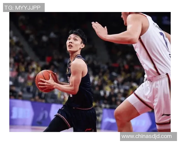 深圳篮球队节奏变革引发热议球迷期待新战术与团队协作的融合 深圳篮球队节奏变革引发热议球迷期待新战术与团队协作的融合